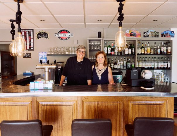 Fabienne et Céline sa cheffe de cuisine